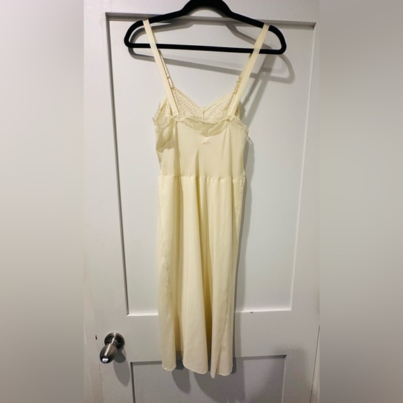 Women’s Vintage Cream Slip in Size Small - Picture 3 of 5
